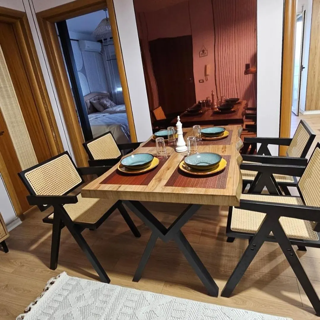 Premium Azure Suites Center Durrës 0*,  Albânia