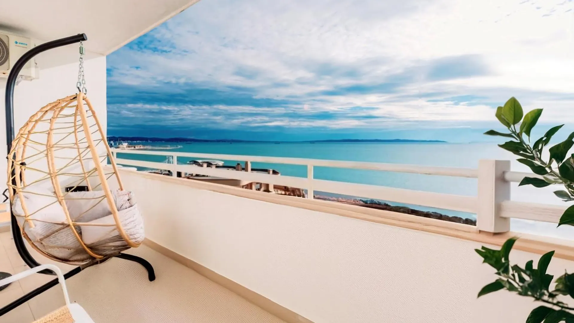 Premium Azure Suites Center Durrës